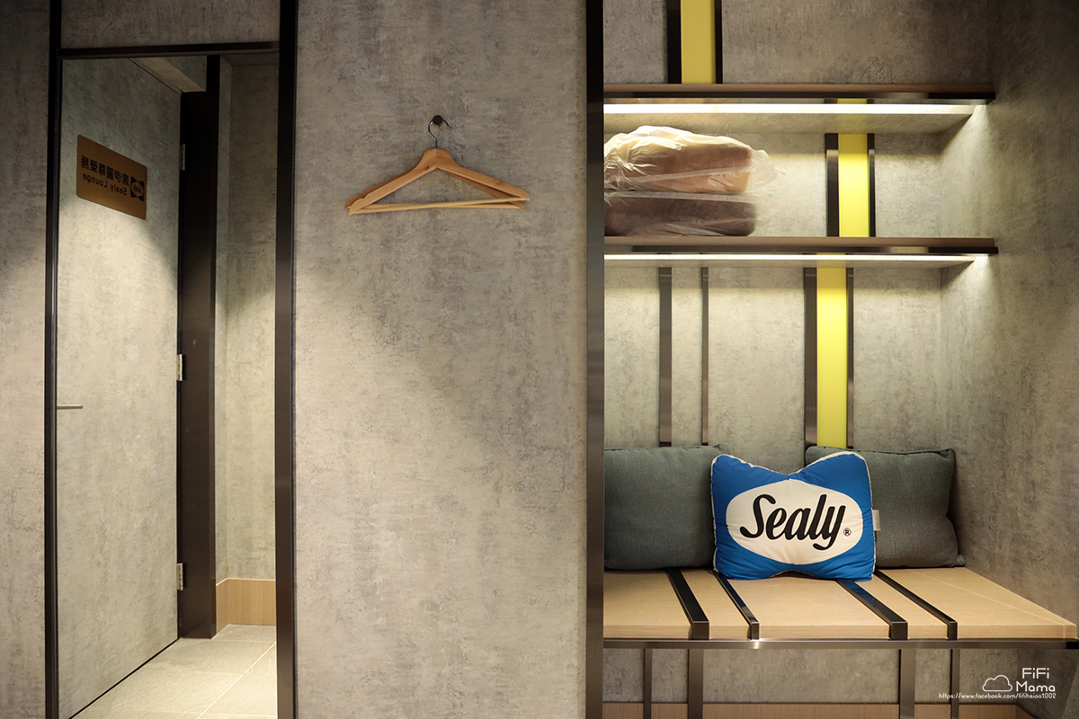 桃園機場睡上萬元床墊｜第二航廈A區「環亞機場貴賓室」席伊麗名床尊榮房