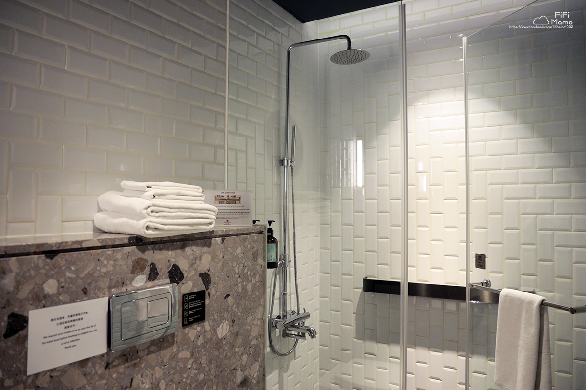 桃園機場睡上萬元床墊｜第二航廈A區「環亞機場貴賓室」席伊麗名床尊榮房