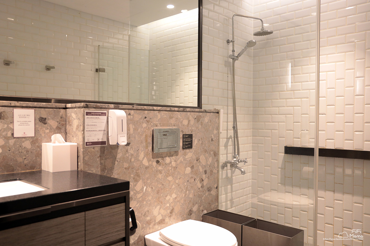 桃園機場睡上萬元床墊｜第二航廈A區「環亞機場貴賓室」席伊麗名床尊榮房