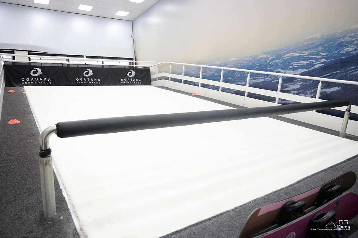 高雄王子室內滑雪學校｜4歲到60歲滑雪新手友善。上下纜車、雙板單板滑雪保證學會！
