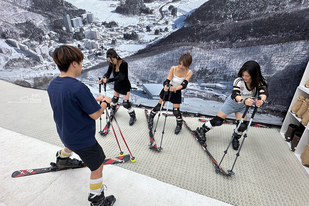 高雄王子室內滑雪學校｜4歲到60歲滑雪新手友善。上下纜車、雙板單板滑雪保證學會！