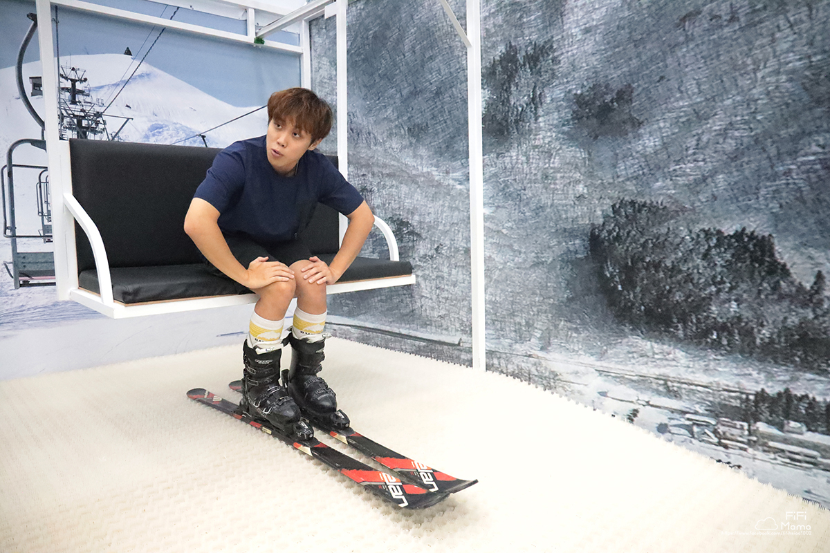高雄王子室內滑雪學校｜4歲到60歲滑雪新手友善。上下纜車、雙板單板滑雪保證學會！