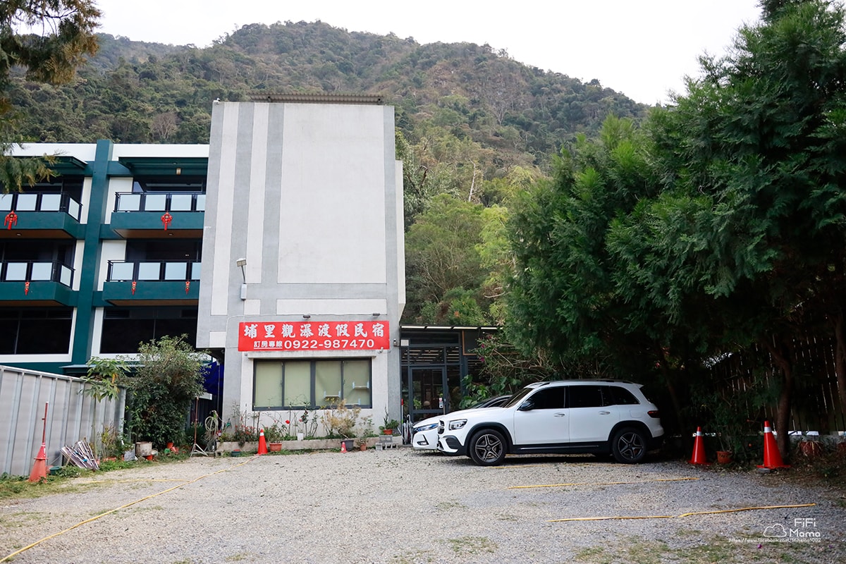 埔里觀瀑渡假民宿｜綠意繚繞、萌貓陪伴、平日一房含早餐2千有找
